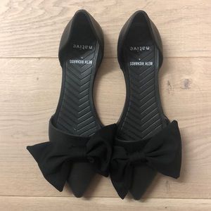 Native & Beth Richards bow flat shoe